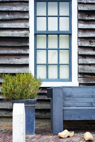 Окно Деревянного Дома Укрепленной Деревне Буртанж Нидерландах — стоковое фото