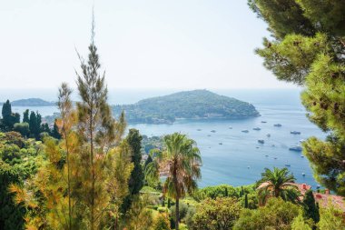 Güzel bay, Villefranche-sur-Mer Cote d'Azur Fransa ile soldaki Yarımadası Saint-Jean-Cap-Ferrat