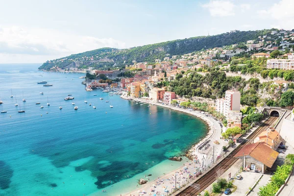 Plajda, güzel bay Villefranche-sur-Mer Cote d'Azur Fransa yıkananlara zevk