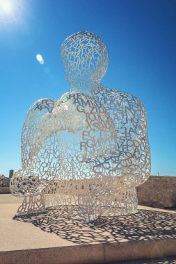 Nomad Quay Billionsaires Fransız şehir Antibes bağlantı noktasının boyunca sanat