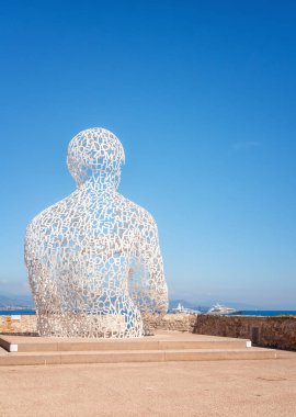 Nomad Quay Billionsaires Fransız şehir Antibes bağlantı noktasının boyunca sanat