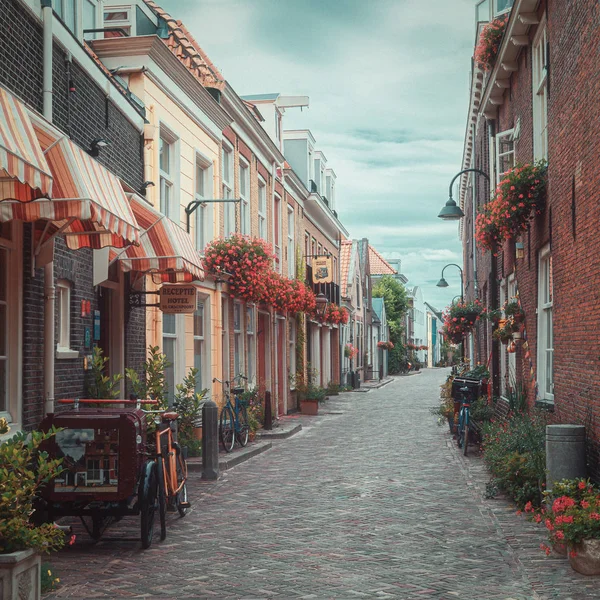 Intryck av Trompetstraat i gamla centrum av Delft — Stockfoto