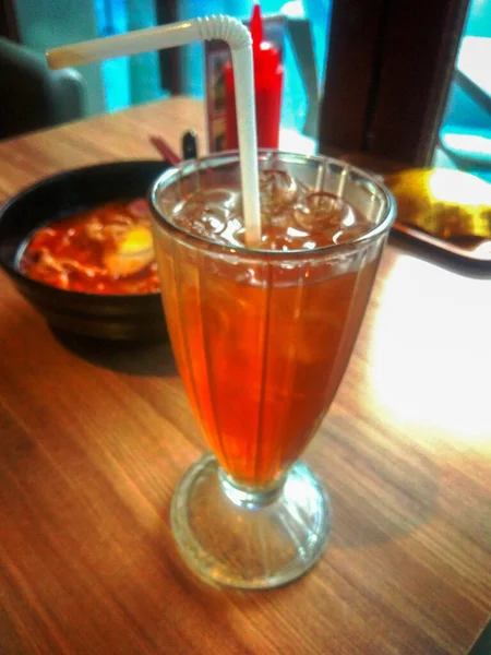 Famous Ice Tea Ramen Noodle Restaurant Cihampelas Bandung Indonesia — Stock Photo, Image