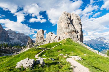Dolomites dağlar, Alto Adige, South Tyrol içinde beş ayağı