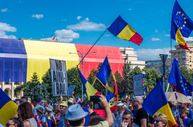 Bucharest, Romanya - 10 Ağustos 2018: Hükümet karşıtı protestocular Bükreş, Romanya.