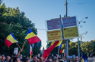 Bucharest, Romanya - 10 Ağustos 2018: Hükümet karşıtı protestocular Bükreş, Romanya.
