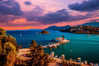 Mouse Adası, Corfu, Yunanistan. Vlacherna Manastırı Corfu Vigla Yarımadası.