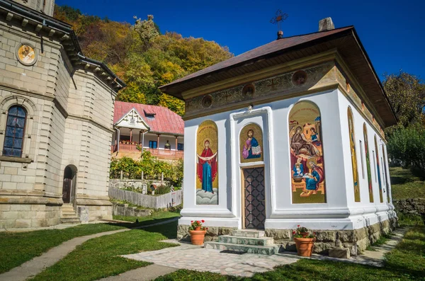 Monastero Stanisoara Nel Parco Nazionale Cozia Autunno Cozia Carpazi Romania — Foto Stock