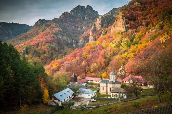 Monastère Stanisoara Dans Parc National Cozia Automne Cozia Carpates Roumanie — Photo