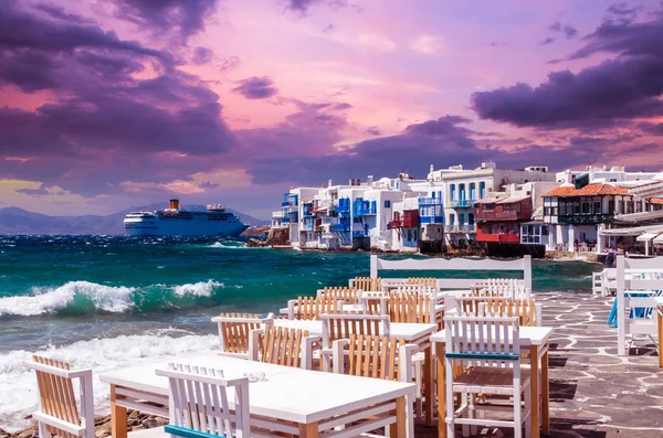Pequena Veneza Ilha Mykonos Grécia Edifícios Coloridos Varandas Perto Mar — Fotografia de Stock