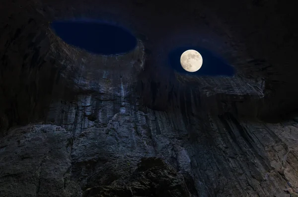 Prohodna caverna, Bulgária . — Fotografia de Stock