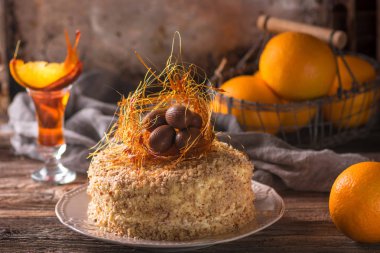 Napolyon kek vintage ahşap zemin üzerine