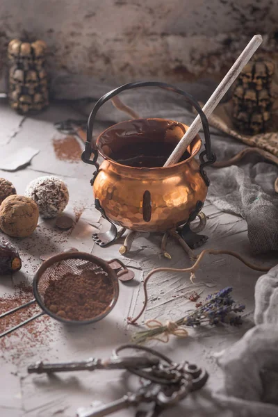 Anlöpning Choklad Koppar Grytan — Stockfoto