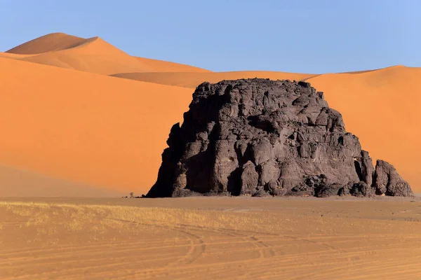 Sahara Desert Algerii Tadrart Park Formalizacje Roku Dunki Pływackie Landscape — Zdjęcie stockowe