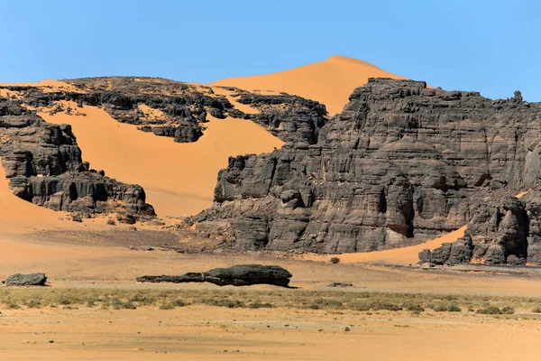 Deserto Saara Argélia Parque Tadrart Com Dunhos Areia Formações Roqueta — Fotografia de Stock
