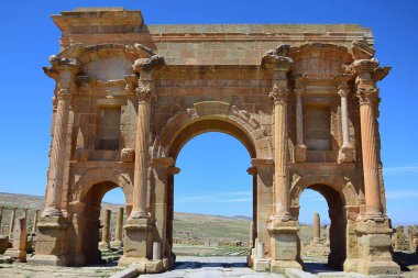 İLK, ALGERYA. ROMAN BATNA 'NIN YAKINDA Yıkıldı. 