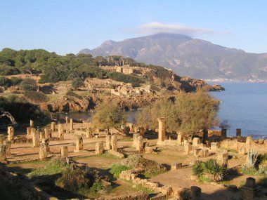 TipASA, ALGERYA. ROMAN VE EVE HRİSTAN Yıkıntıları.