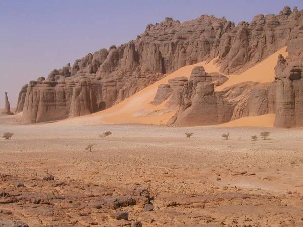 Tamanrasset Algeria 萨哈拉设计中的岩石问题和Sand Dunes — 图库照片