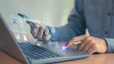 Yapay zeka teknolojisi, sanal grafikler gösteren iş adamı, küresel internet bağlantısı, gelecekteki teknoloji değişimi