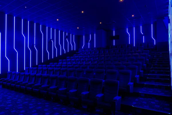 Üres Cinema Hall Kék Fény — Stock Fotó