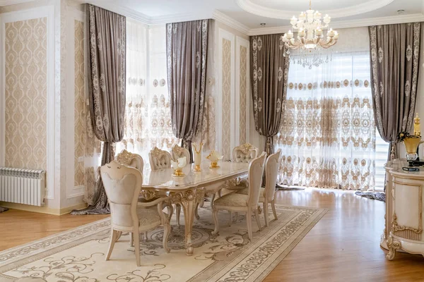 Luxo Grande Dininig Quarto Interior — Fotografia de Stock