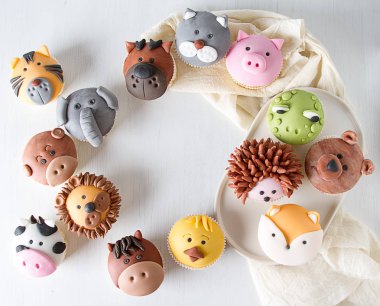 Cupcake tatil için. Şeker çocuklar için. Açık renkli.