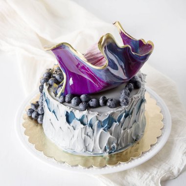 Tatil için kek. Şeker çocuklar için. Açık renkli