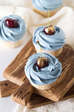 Çörek çiçekli bir tatil için. Açık renkli