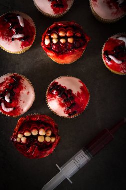 Cadılar Bayramı için kek. sonbahar tatil. Ölülerin günü. korkunç tatlılar.