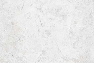 Beton duvarlar pürüzsüzdür, çünkü hava kabarcıkları vardır. Ve duvar dokusu çatlıyor. Güzellik yok, pürüzlü yüzey sıvası, iç tasarım için uygun değil..