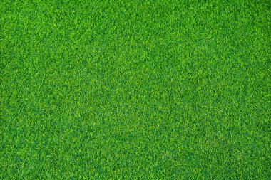 Açık hava sporları için tasarlanmış futbol sahalarının yeşil yapay çimleri. Çimenlerin yeşil rengi seni taze hissettiriyor..