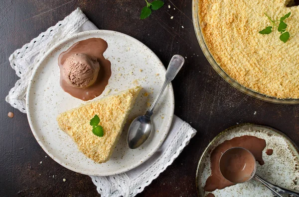 Тертый Сырный Торт Крошками Мороженым Домашний Десерт — стоковое фото