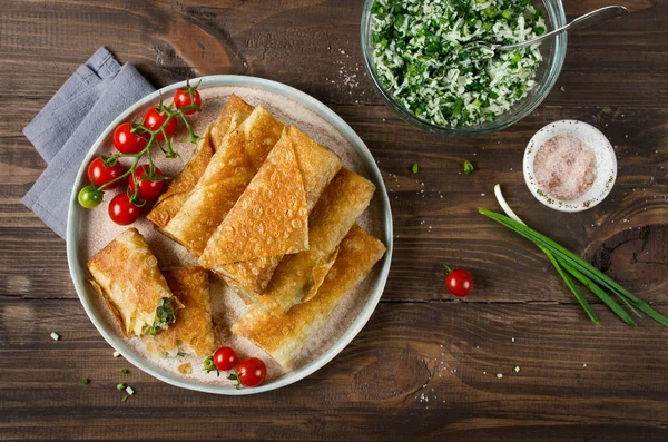 Тортилья с сыром и зеленым луком — стоковое фото