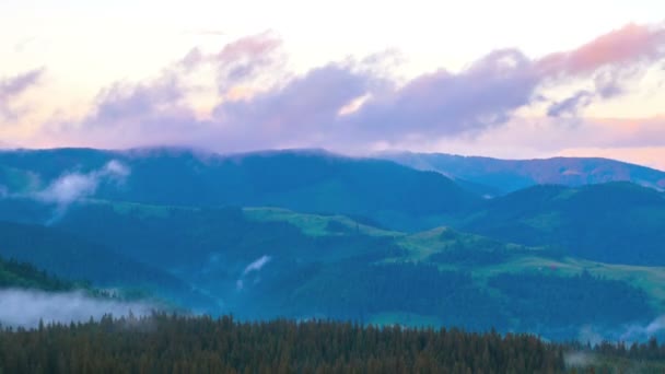 Zonsondergang Zomer Bergen Met Wolken Mist Timelapse — Stockvideo