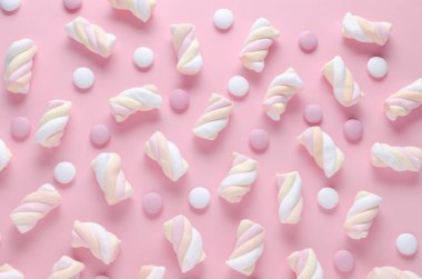 şeker ve lokum, pastel pembe arka plan, soyut desen görünümü top