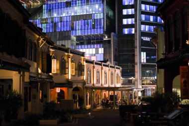 Singapur 'daki eski binaların alışveriş diskleri.