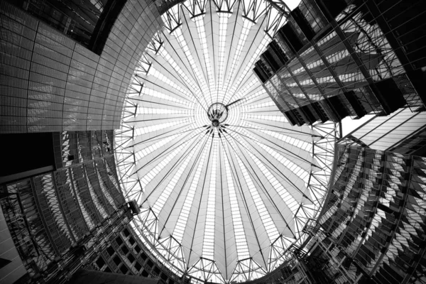 Sony center intryck i Berlin Tyskland — Stockfoto