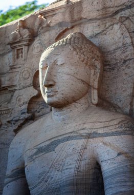 Taş suretinde Gautama Buddha dhyana mudra Gal Vihara Polonnaruwa - Sri Lanka eski başkenti yakınında, closeup.