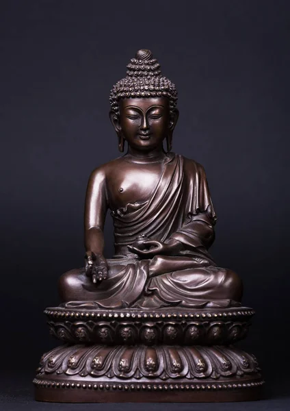 Figura Lui Buddha Culoarea Maro Din Metal Într Poziție Meditație — Fotografie, imagine de stoc