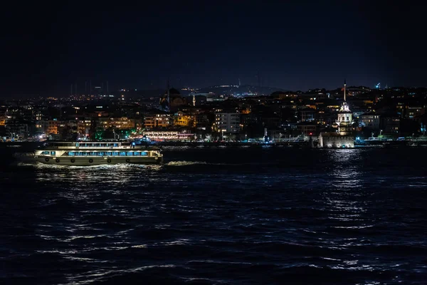 Vista Una Parte Asiática Estambul Torre Doncella Barco Pie Los — Foto de Stock