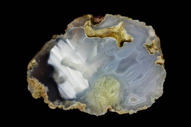 Yatay akik kuvars-akik dolgu ile. Menşei: Rudno yakınındaki Krakow, Polonya.