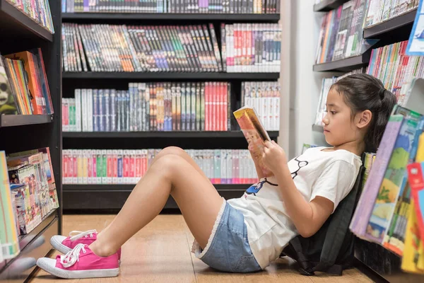 Children Education Lifestyle Learning Concept School Girl Kid Reading Book — Stock Photo, Image