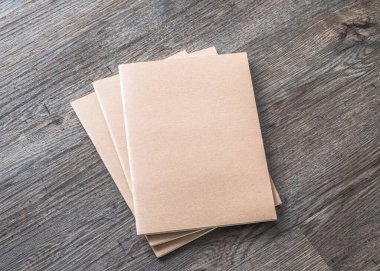 Boş kitap maket, katalog, dergiler veya geri dönüşüm kahverengi kağıt dokusu ile kapak şablonu
