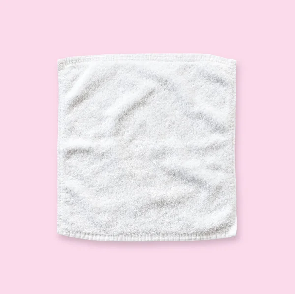 白色棉布毛巾造型样板方尺寸的织物擦拭器 隔绝在粉红的背景上 带有裁剪路径 平铺顶视图 — 图库照片