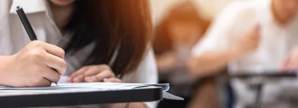 Educação Exame Escolar Teste Educacional Admissão Com Alunos Pensando Duro — Fotografia de Stock