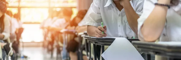 Exame Escola Com Aluno Fazendo Teste Admissão Educacional Sala Aula — Fotografia de Stock