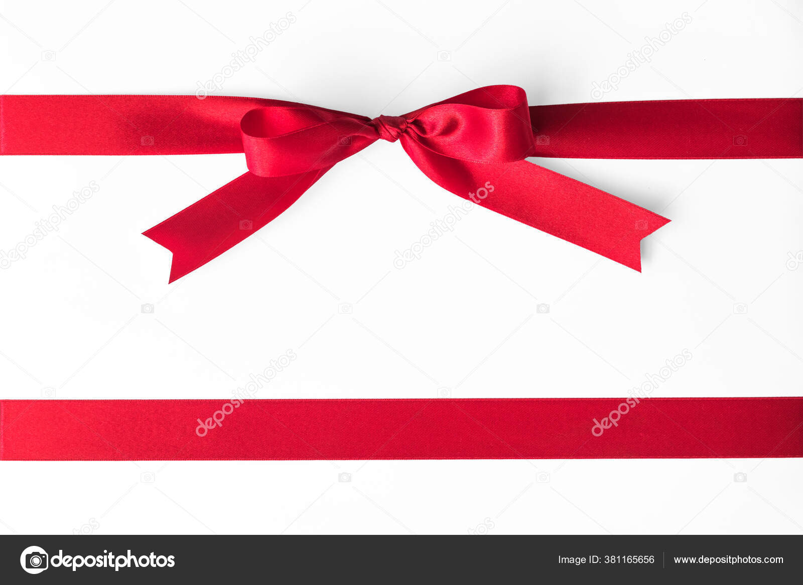 줄무늬 천으로 모양의 경로와 배경에 고립되어 — 스톡 사진 © Chinnapong #381165656, image size:1600x1167