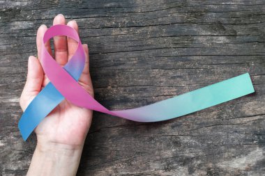 Teal Pembe Mavili Tiroid Kanser Farkındalığı kurdelesi