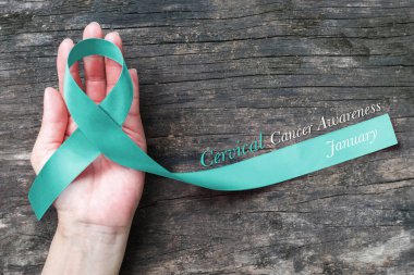 Rahim ağzı kanseriyle ilgili farkındalığı artırmak için Teal kurdelesi 