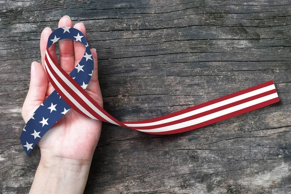 Pola Bendera Amerika Serikat Kesadaran Pita Tangan Orang Orang Terisolasi — Stok Foto